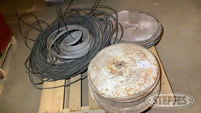 Pallet of 20" Discs & Assorted Wire